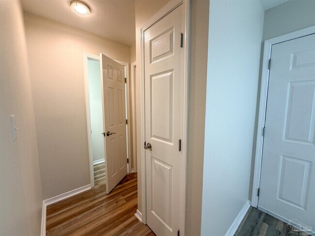 Building Photo - 4221 Brookside Dr