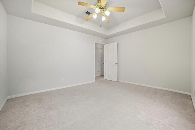 Building Photo - 1911 Cedar Bend Dr
