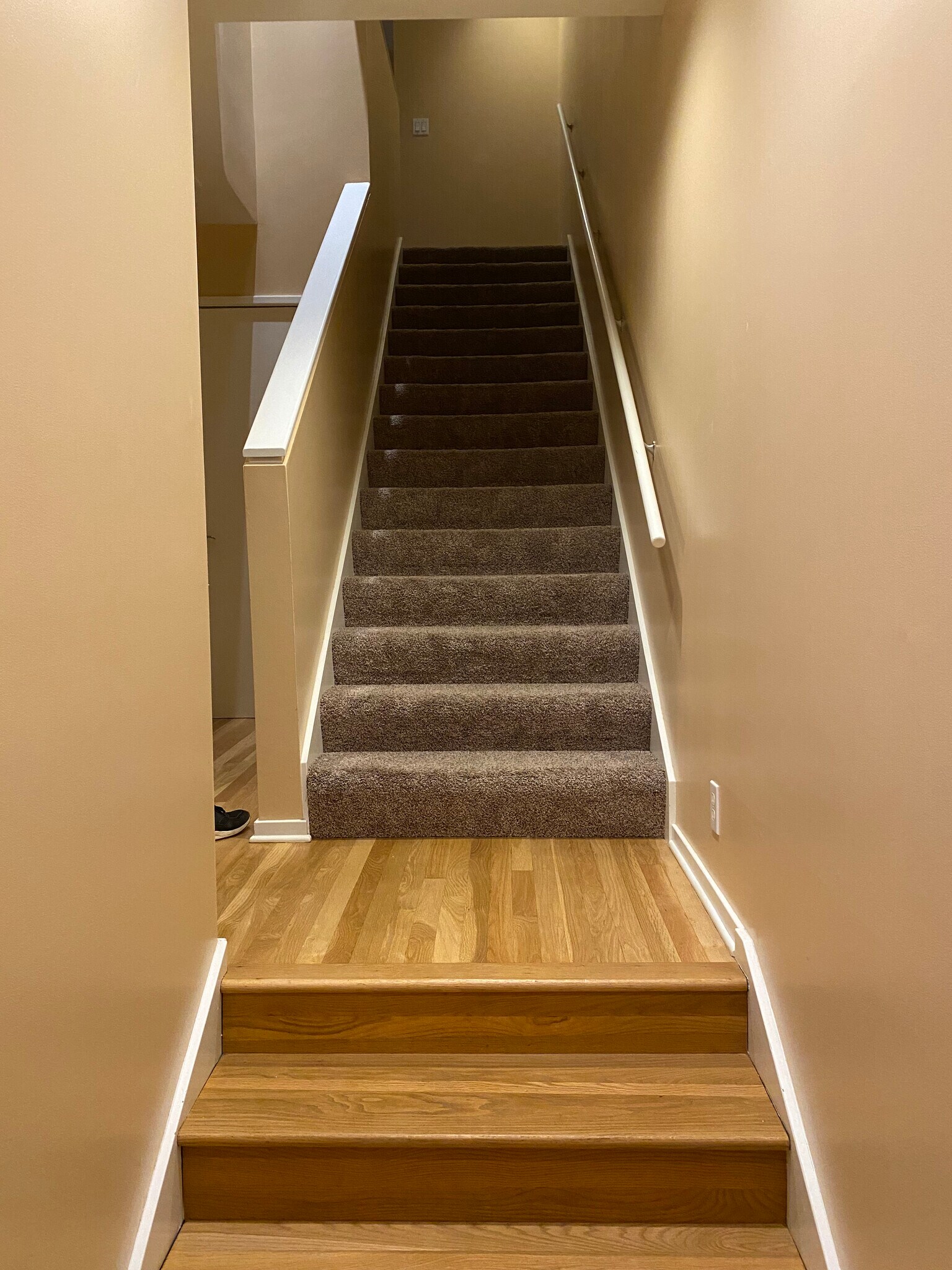 Stair at the entrance to the second floor. - 1604 Lakeview Blvd E