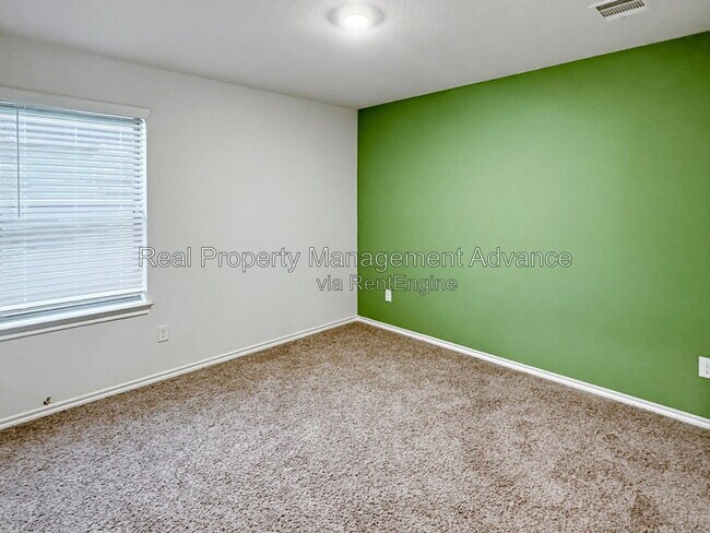 Building Photo - 1629 Topaz Trl