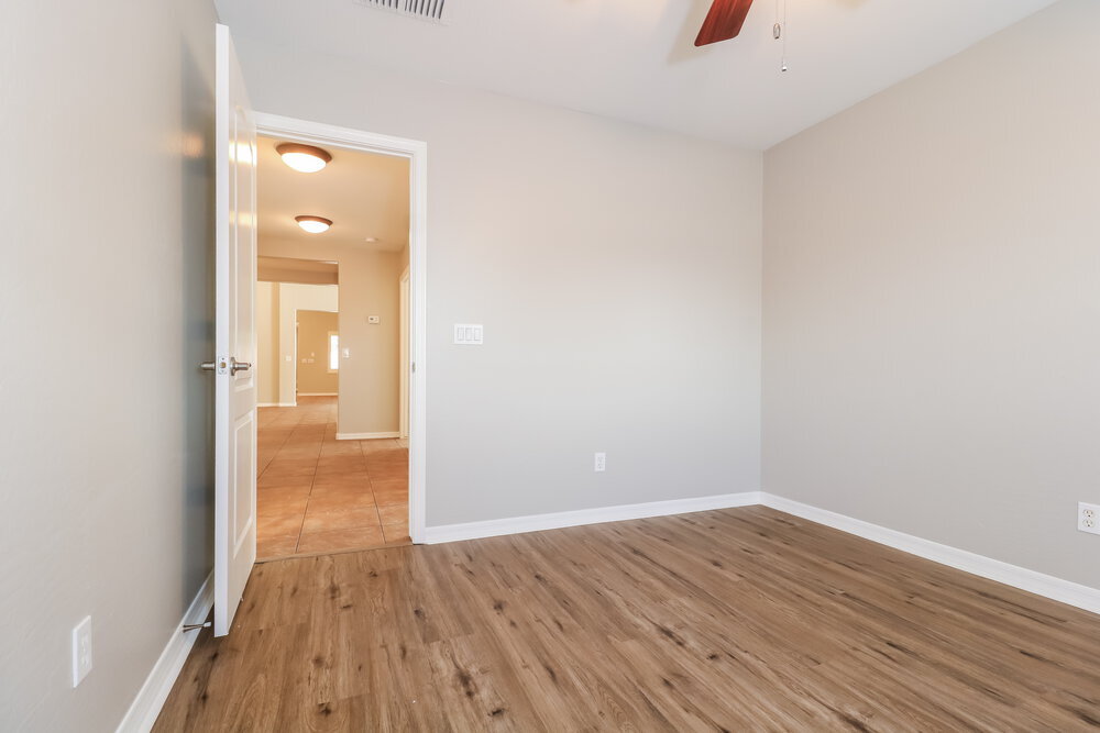 Building Photo - 25644 W Magnolia St