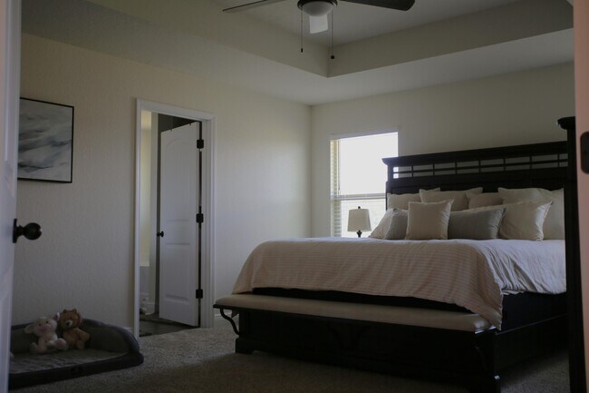 Building Photo - 6342 Red Pepper Dr