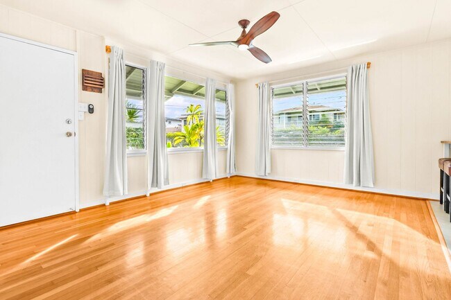 Building Photo - Charming 2/1 Cottage on a Quiet Lane in Ka...