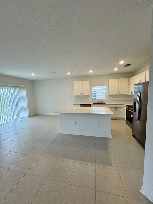 Building Photo - BRAND NEW HOME IN HIDDEN RIDEGE FOR RENT