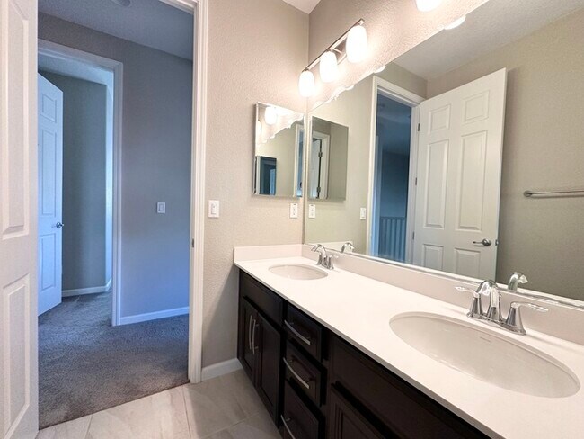 Building Photo - 6025 Palermo Way