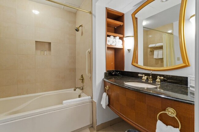 Building Photo - 810 Pacific Ave