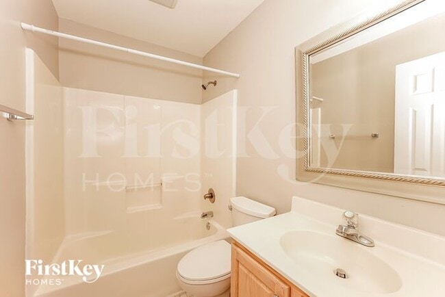 Building Photo - 7549 Sedgebrook Dr E