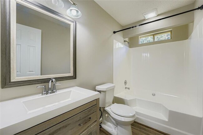 Building Photo - 1233 Waterton Trail