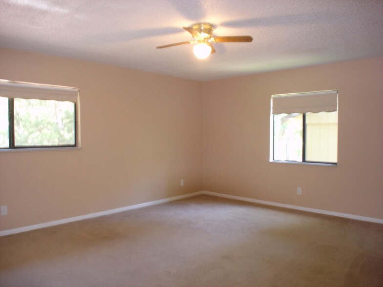 Upstairs bedbroom #2 - 9 Glen Arbor Park