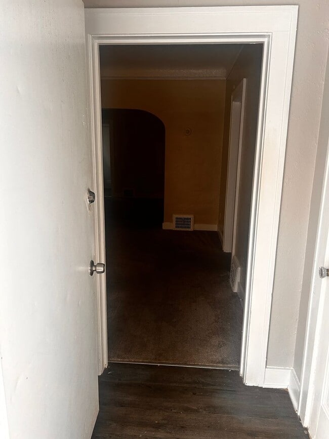 Building Photo - 3-bedroom located on Detroit's East side!