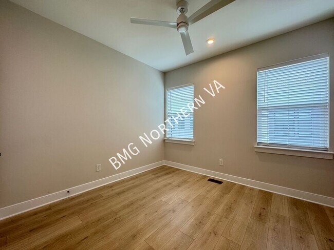 Building Photo - 1021 S Taylor Ct