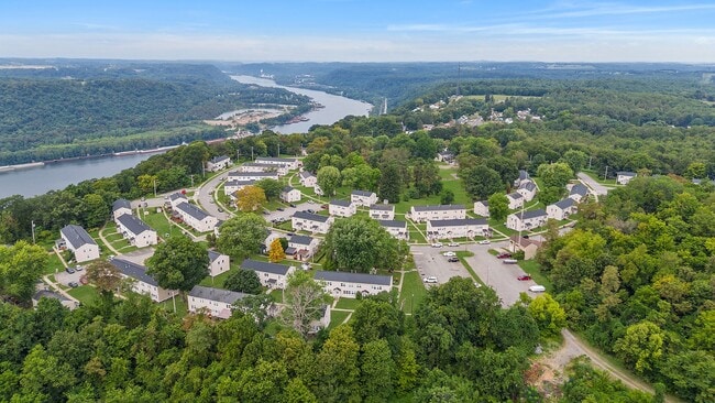 Building Photo - 2BR Townhouse in Midland, PA! With Central...