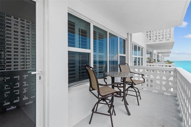 Building Photo - 4010 Galt Ocean Dr