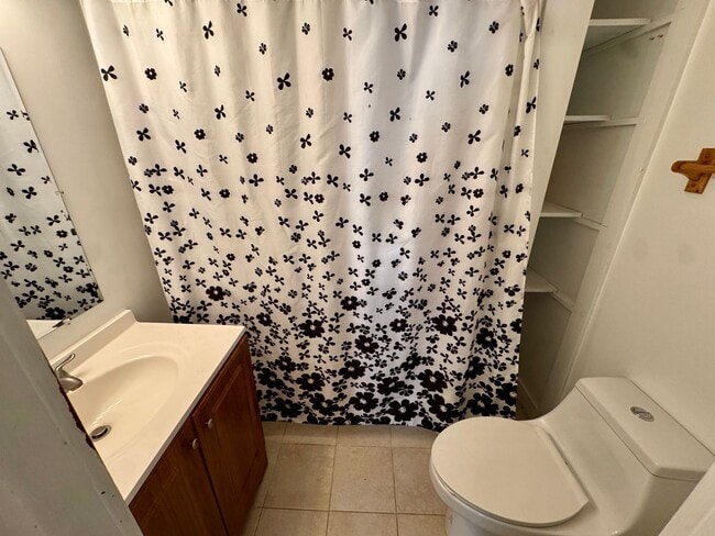 Building Photo - One-Bedroom, One-bath Basement Apartment in Sought-After Community of Aquia Harbour