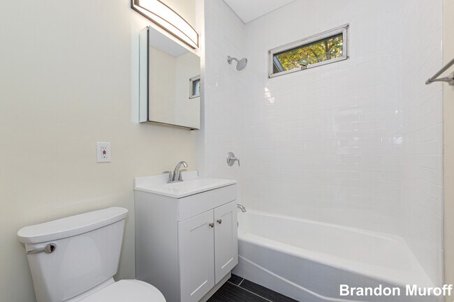 Building Photo - 44 Brackett St