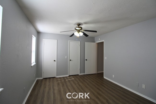 Building Photo - 708 Teal Pl