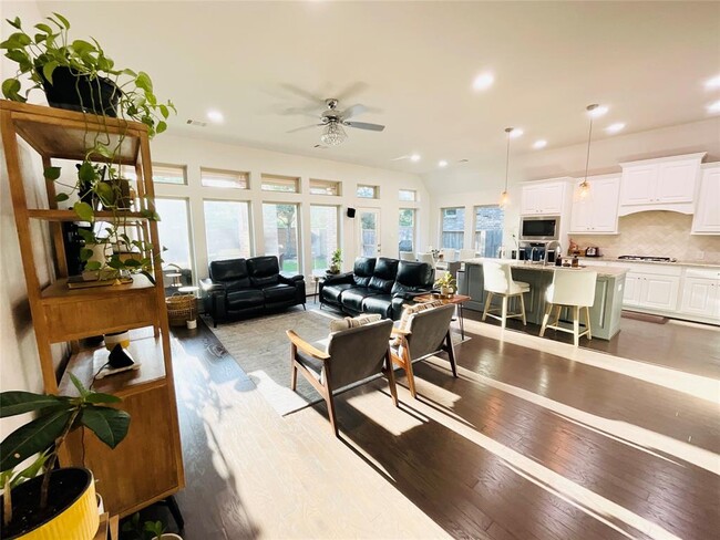 Building Photo - 2507 Elmwood Trl