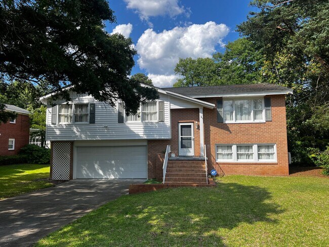 Building Photo - Home for Rent in the Avenues of Myrtle Beach