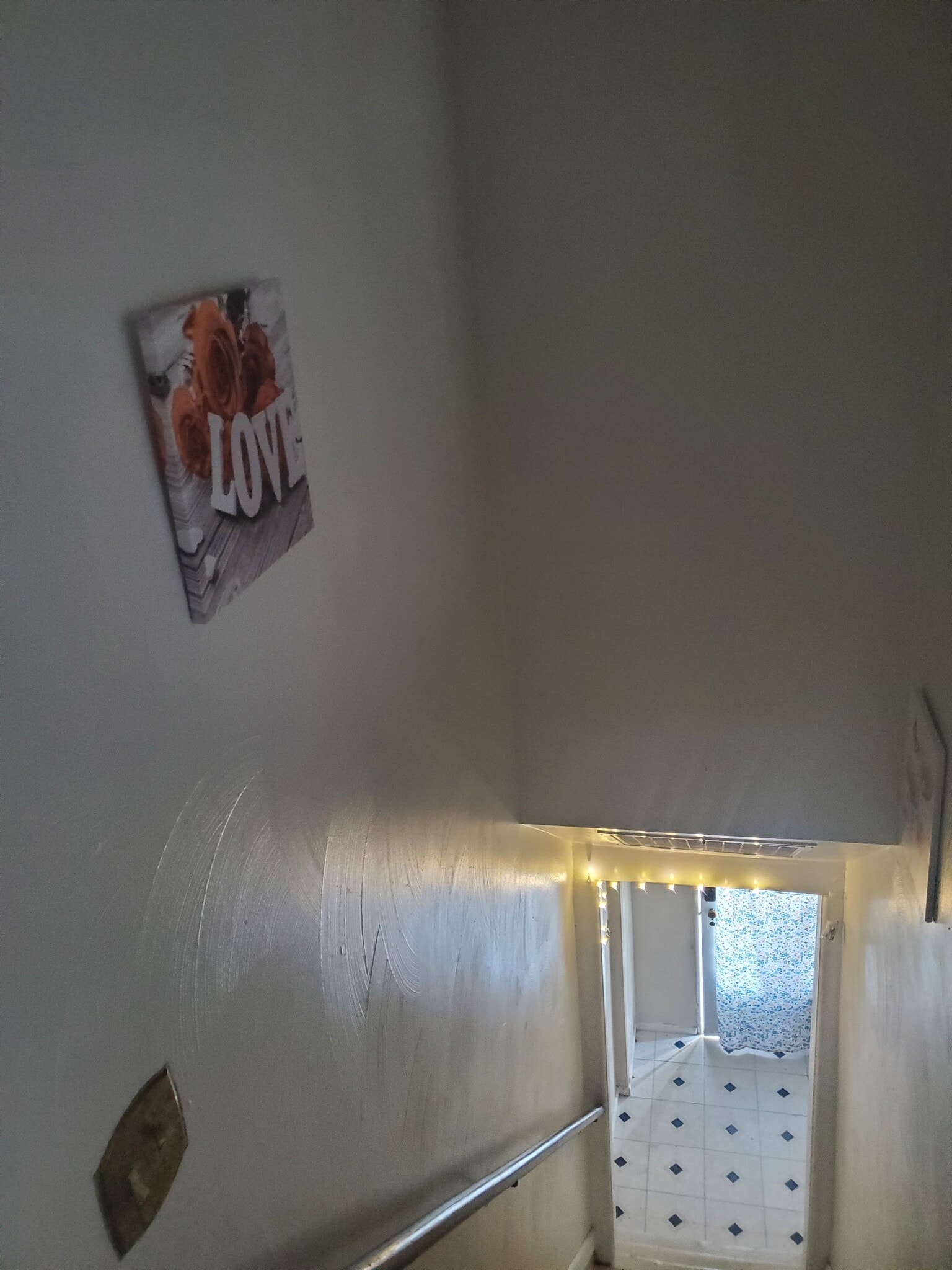 Building Photo - 528 W 4th St