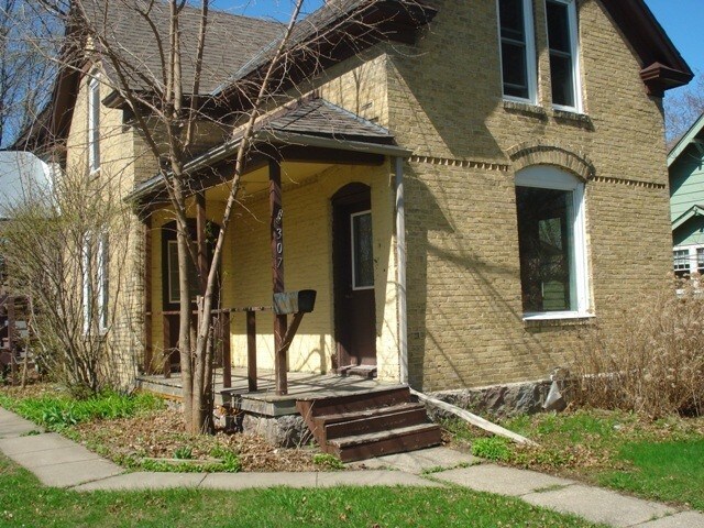 Primary Photo - 307 Central Ave