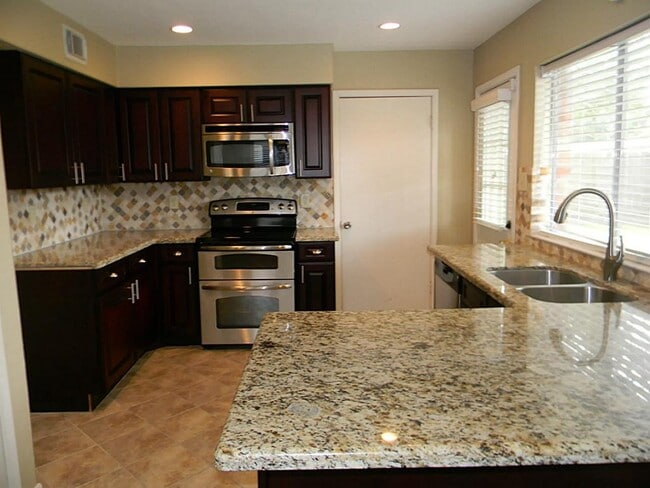 Building Photo - 2754 Quarry Hill Rd