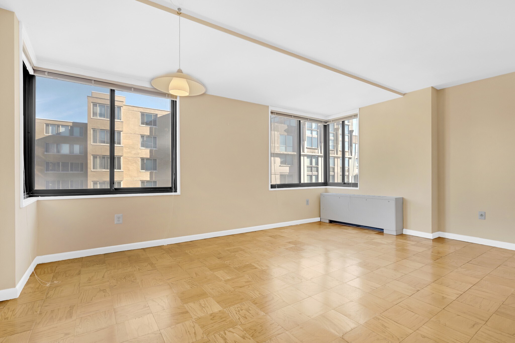 Building Photo - 522 21st St NW