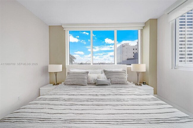 Building Photo - 253 NE 2nd St