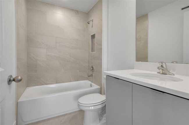 Building Photo - 15399 Hamlin Pk Dr