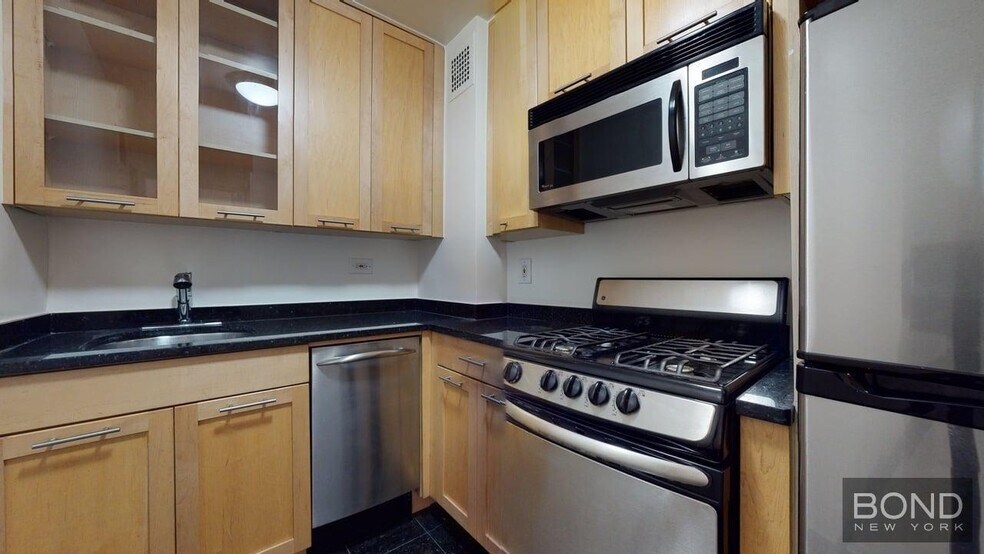 Building Photo - 236 E 36th St