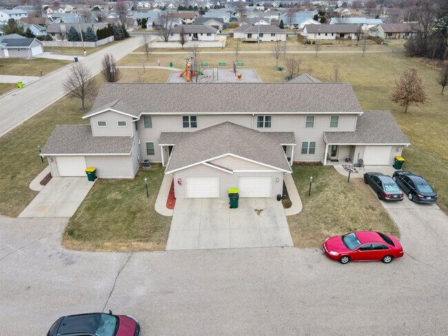 Building Photo - 400 Ramesh Ave, Fort Atkinson, WI 53538