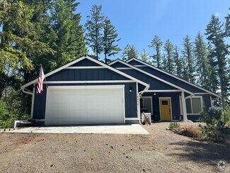Building Photo - Welcome to Your Lakefront Retreat in Clear...