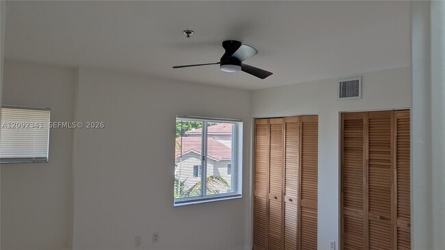 Building Photo - 208 Riviera Cir