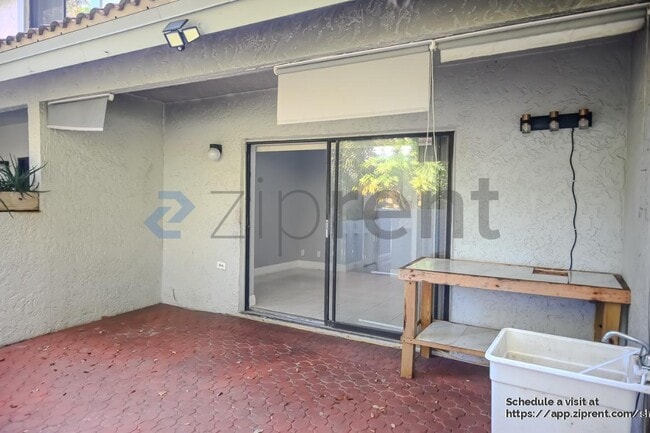 Building Photo - 9761 Riverside Dr