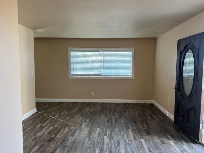 Building Photo - 1013-1013 12th St