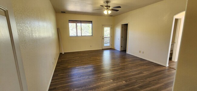 Building Photo - Modern Home with Huge Yard