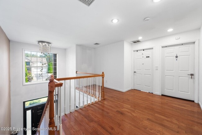 Building Photo - 32 Pine Tree Dr