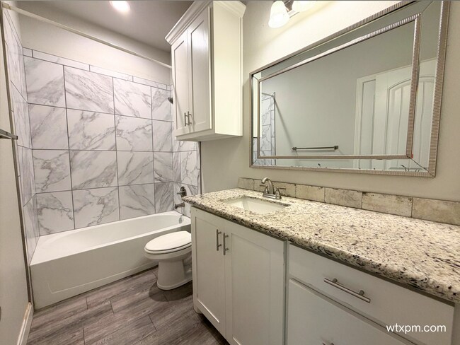 Building Photo - Modern 3-Bedroom Home with Office in The Greenways