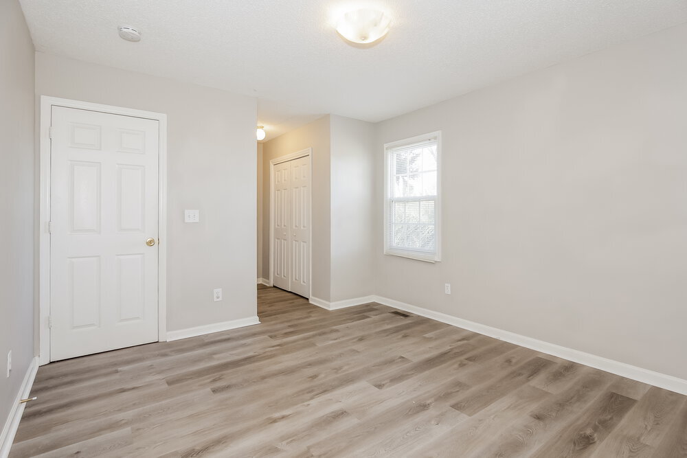 Building Photo - 201 Linville Ct