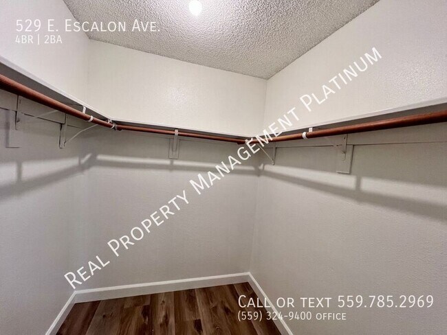 Building Photo - 529 E Escalon Ave