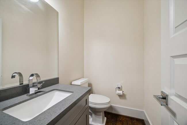 Building Photo - 4833 Chenevert St
