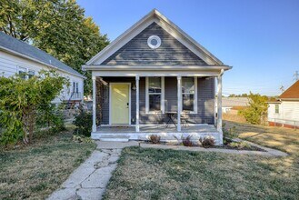 Building Photo - Charming 2 Bedroom Just Minutes from the Old Market!!