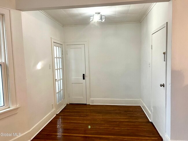 Building Photo - 83 Arnold Ave