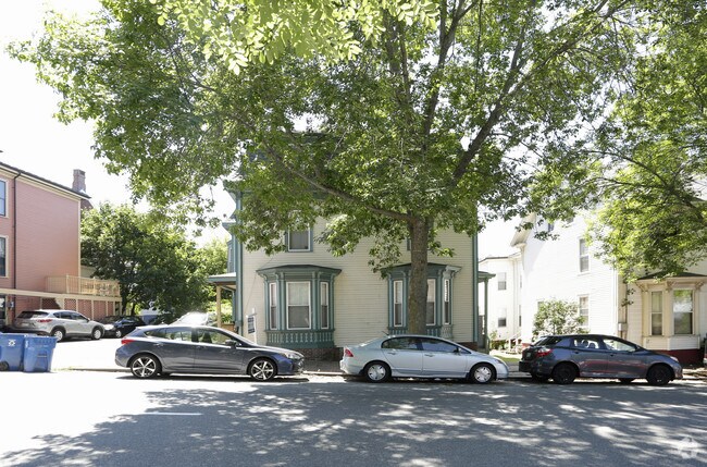 Building Photo - 208-210 High St