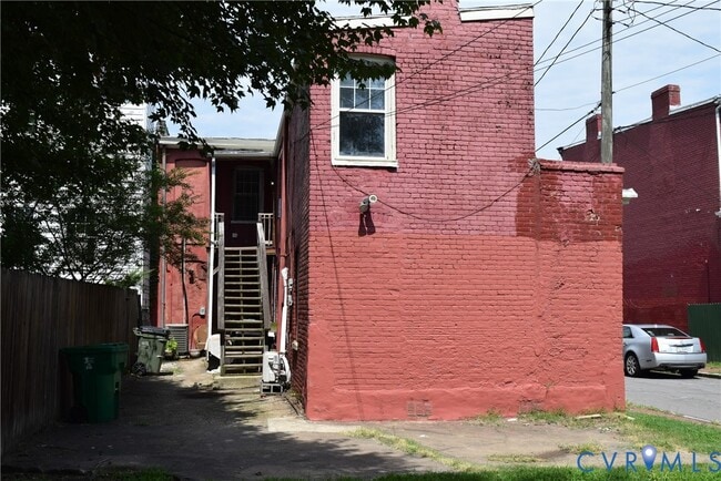 Building Photo - 501 W Clay St