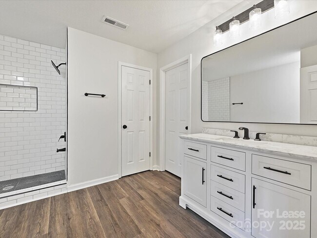 Building Photo - 3201 Decapolis Dr