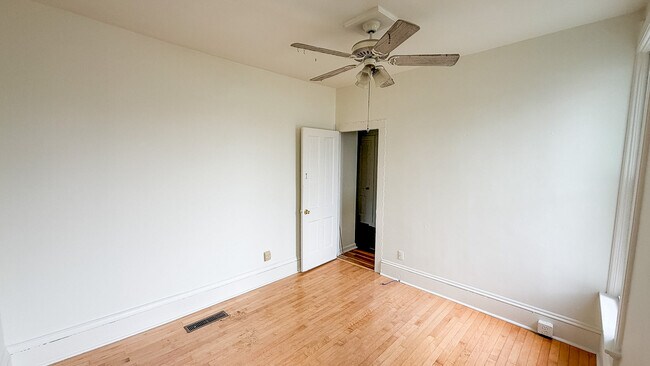Building Photo - 413 W Mineral St