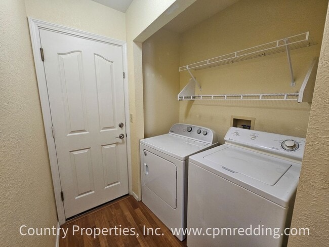 Building Photo - Spacious 4-Bedroom Home in Mary Lake Neighborhood Available Now!