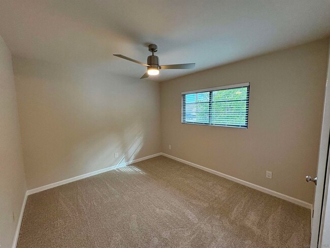 Building Photo - 12918 Biscayne Cove