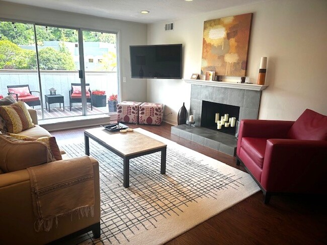 Building Photo - Fully Furnished Greenbrae Condo on Corte M...