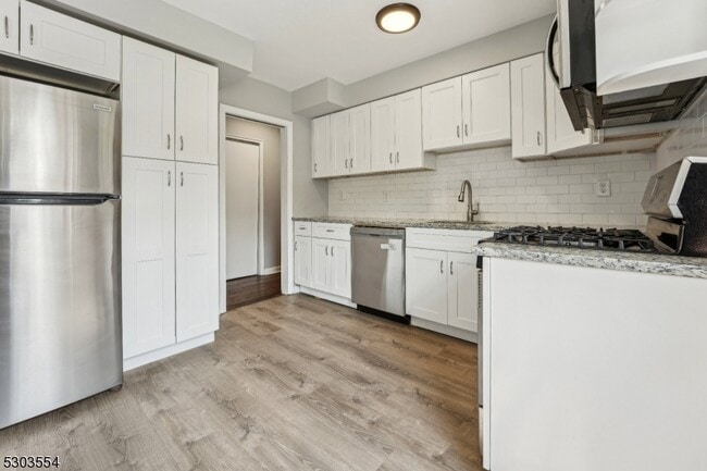 Building Photo - 24 Hutton Ave